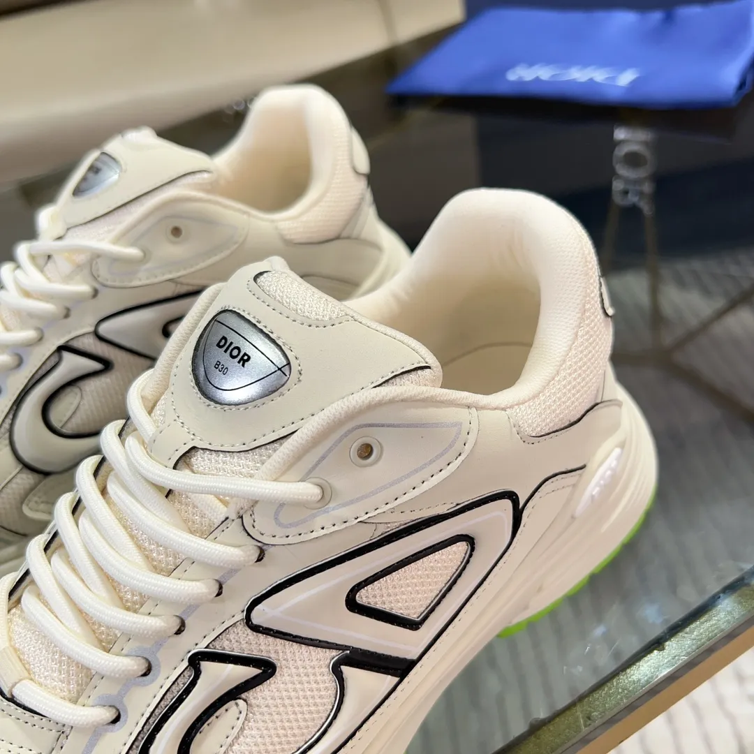 Men's Shoes💰P460💰【DIOR】Dior's new B30 low-top sneakers✅ are carefully made of gray mesh fabric and white technical fabric, decorated with reflective "CD30" graphic logo, and "DIO~B30" and "CD30" logos on the heel and tongue. An extra-light, sculpted rubber sole with signature accents adds style, while internal stretch details create ideal comfort. It can be matched with various casual styles to show a fashionable and modern sports style. Code number: 38-44 (45 can be customized)